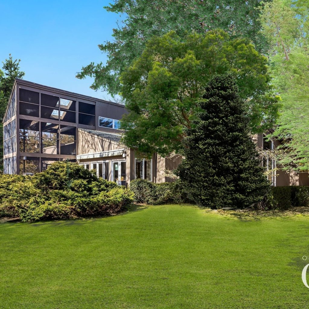 Lawn of Billy Porter’s Former NYC Home