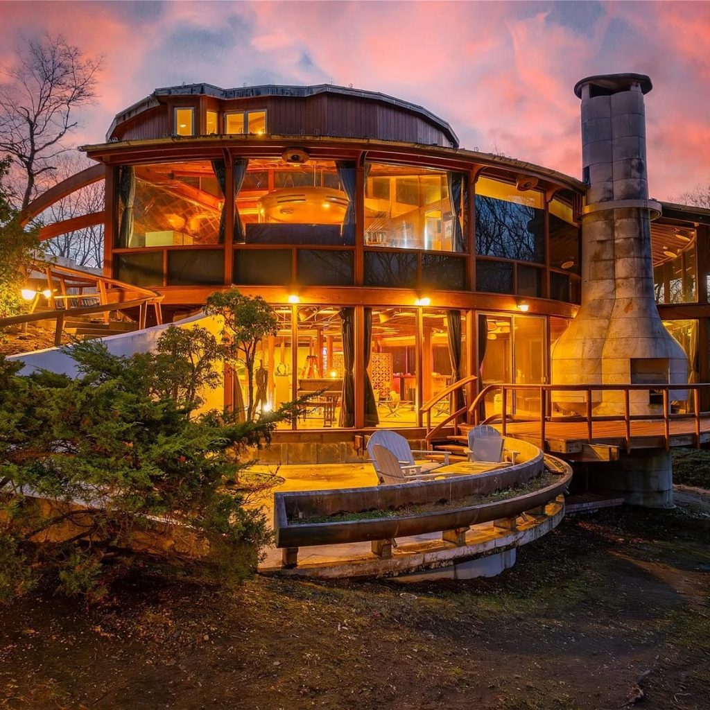 Illuminated Design of Jackie Gleason’s Former NY Home