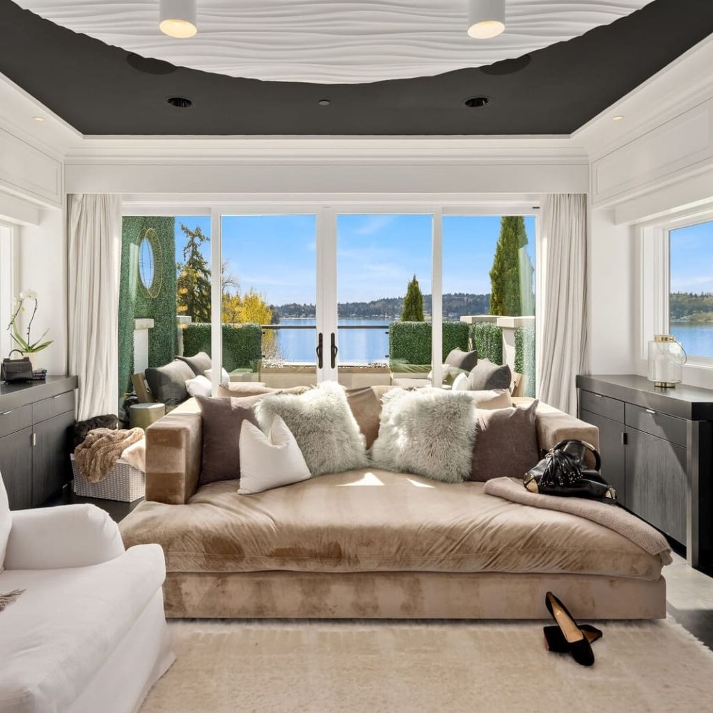 Waterfront Lounge in Ciara and Russell Wilson’s Former WA Home