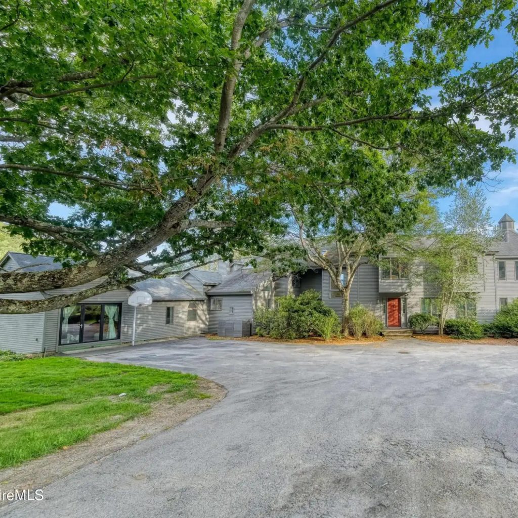 Driveway in Christopher Reeve’s Former MA Home