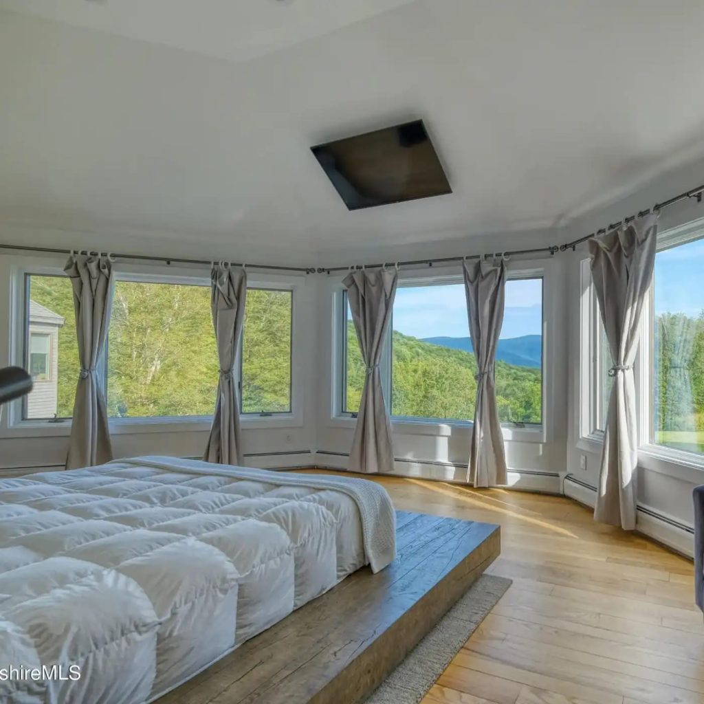 Bedroom in Christopher Reeve’s Former MA Home