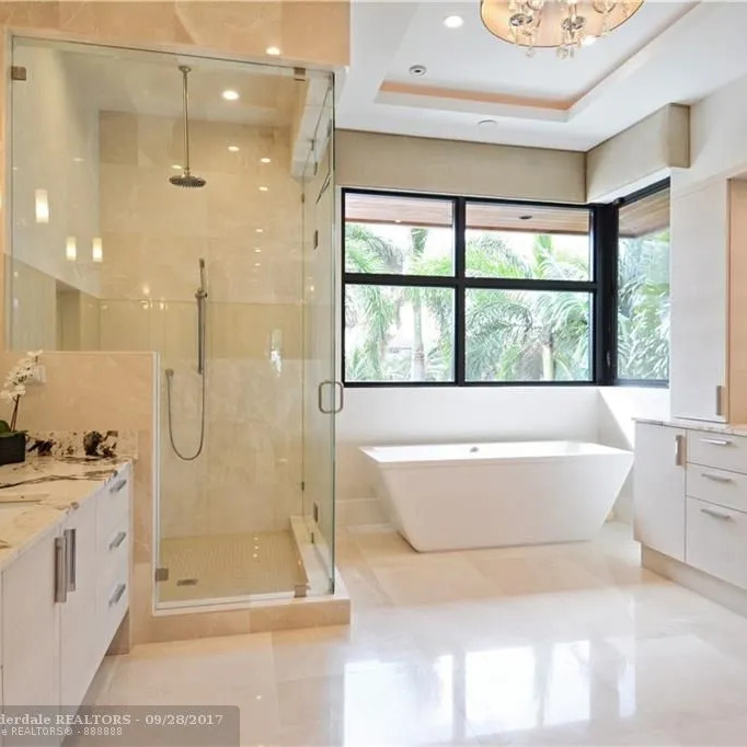 Bathroom in Anthony Rizzo's Fort Lauderdale Home