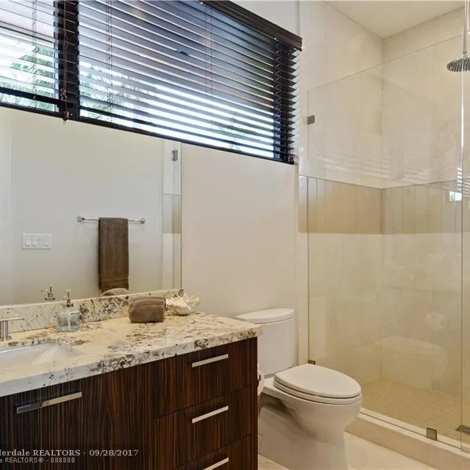 Bathroom in Anthony Rizzo's Fort Lauderdale Home