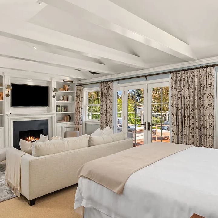 Bedroom in Suzanne Zimmer's California Home