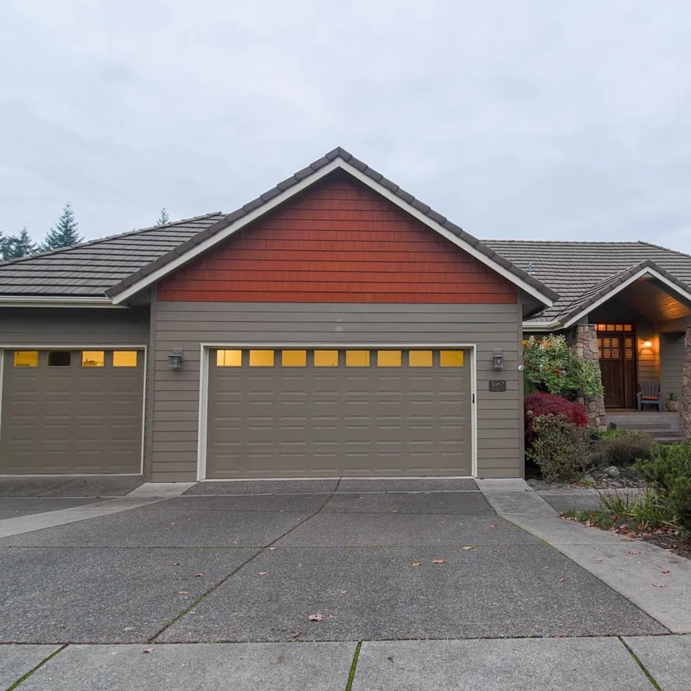 Driveway and Garage of Dan Lanning's Former OR Home