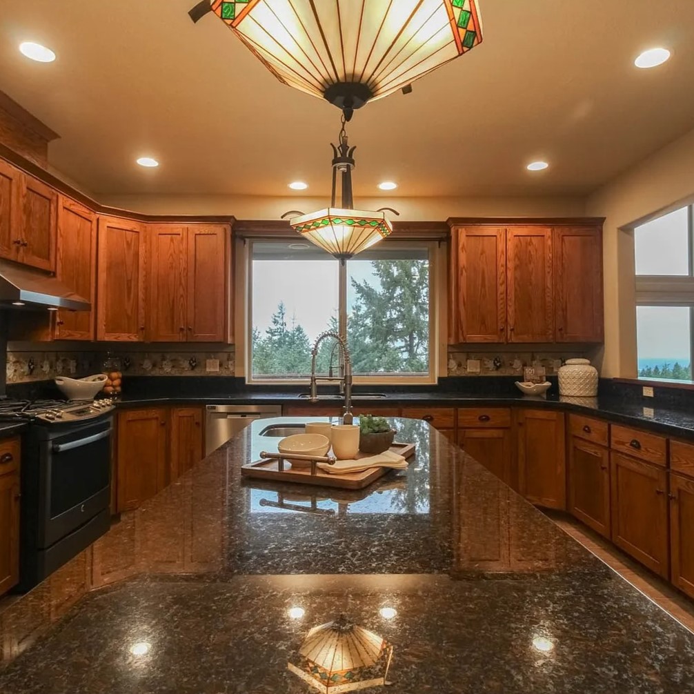 Granite Countertop in Dan Lanning's Former OR Home