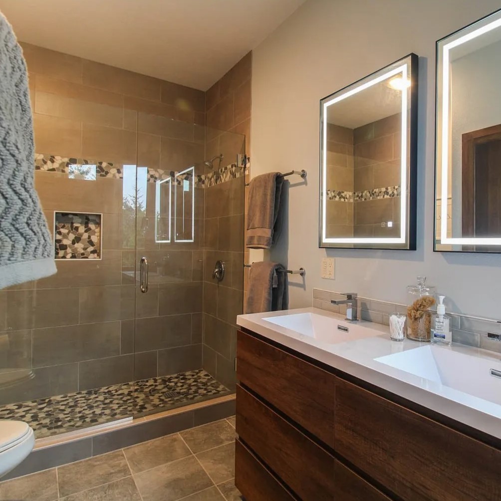 Double Vanity in Dan Lanning's Former OR Home