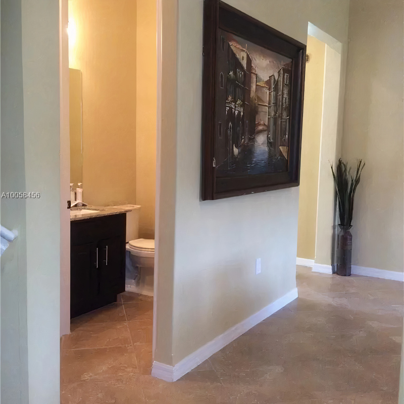 Hallway Bathroom in Teddy Bridgewater's FL Home