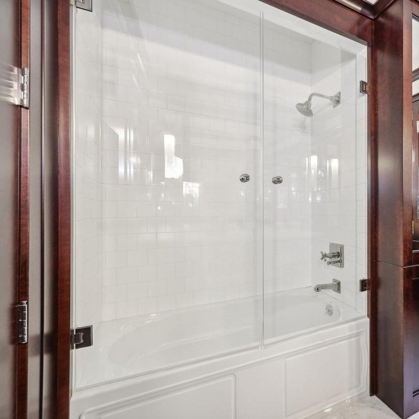 Tub-shower Combo in Khris Middleton's WI Home