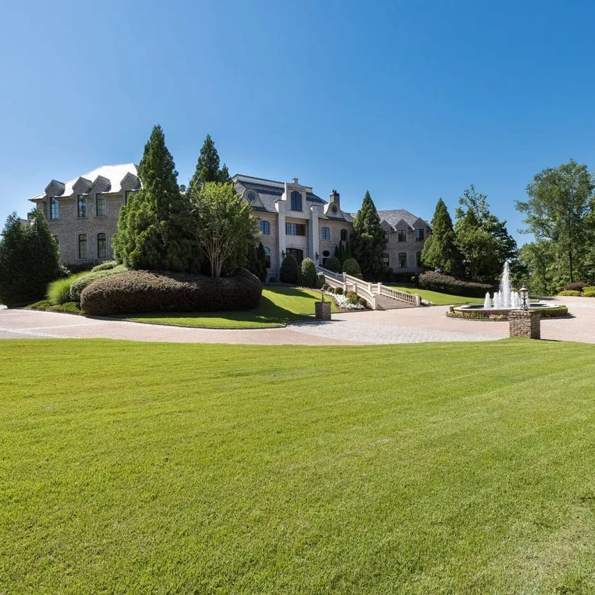 Circular Driveway of Steve Harvey’s GA Home