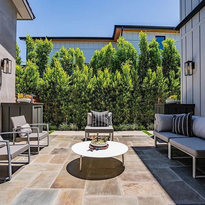 Courtyard of Demi Lovato’s CA Home
