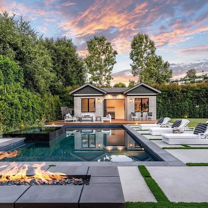 Pool Area of Demi Lovato’s CA Home