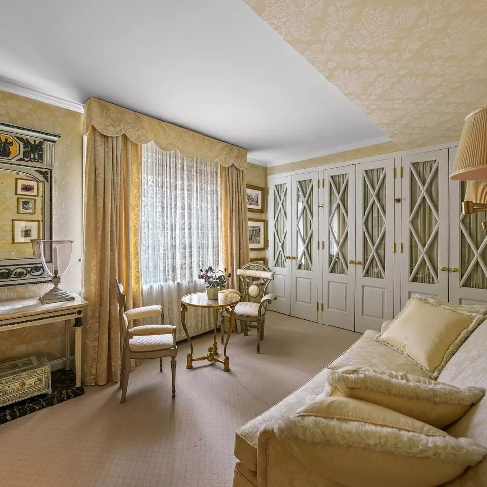 Sitting Area in Carolyne Roehm’s NYC Home