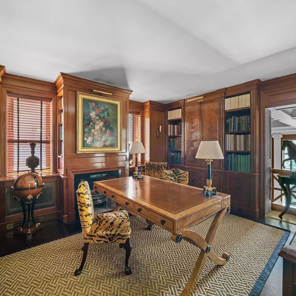 Study in Carolyne Roehm’s NYC Home