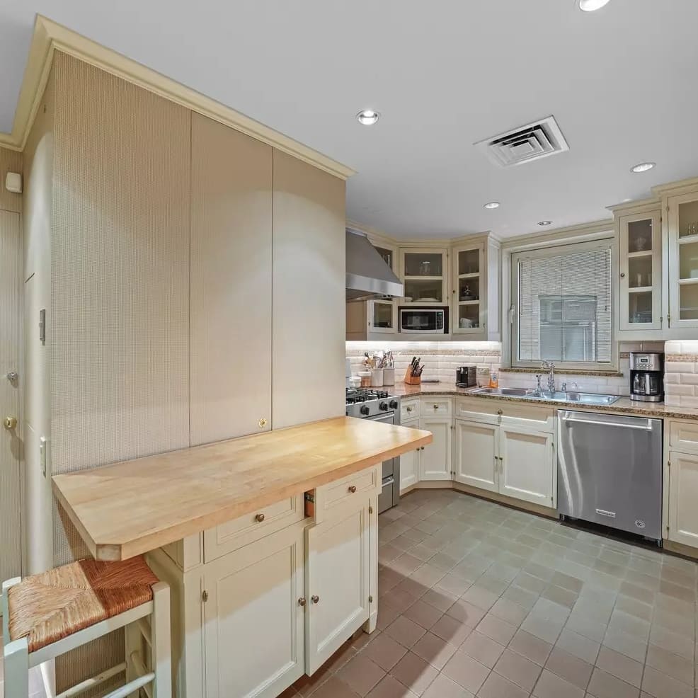 Kitchen in Carolyne Roehm’s NYC Home