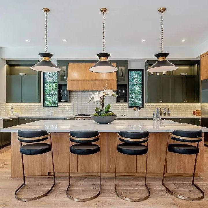 Breakfast Area in Demi Lovato’s CA Home