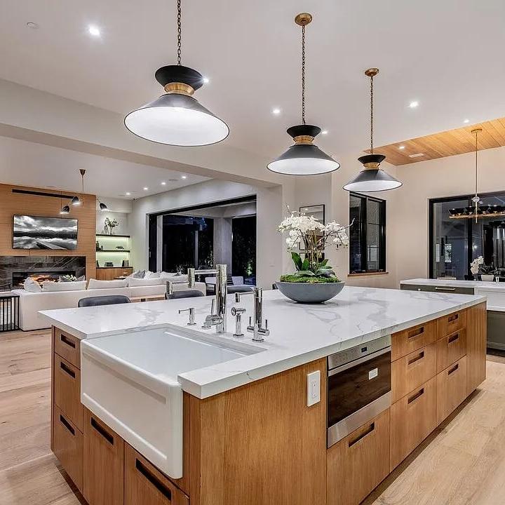 Breakfast Area in Demi Lovato’s CA Home