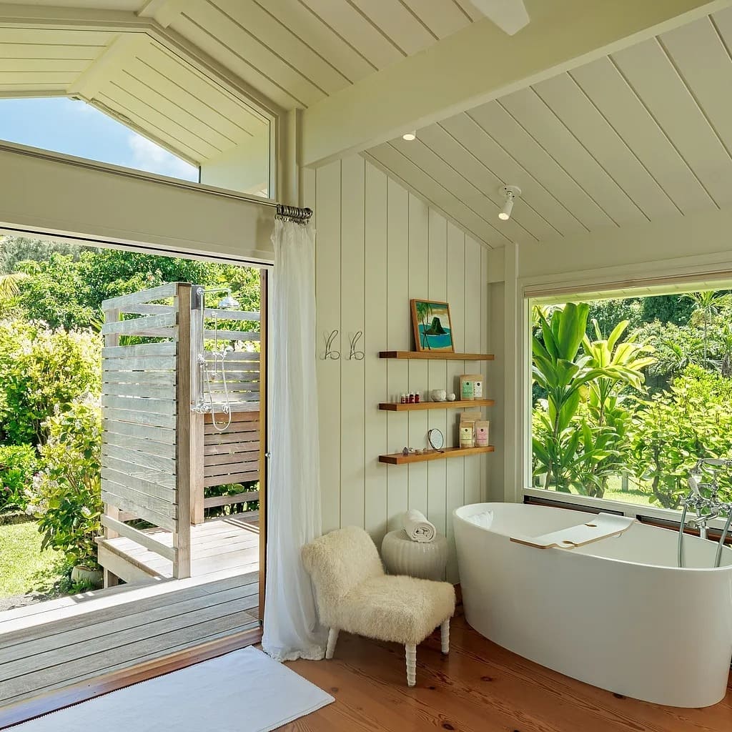 Bathroom in Julia Roberts’ Former Hawaii Home