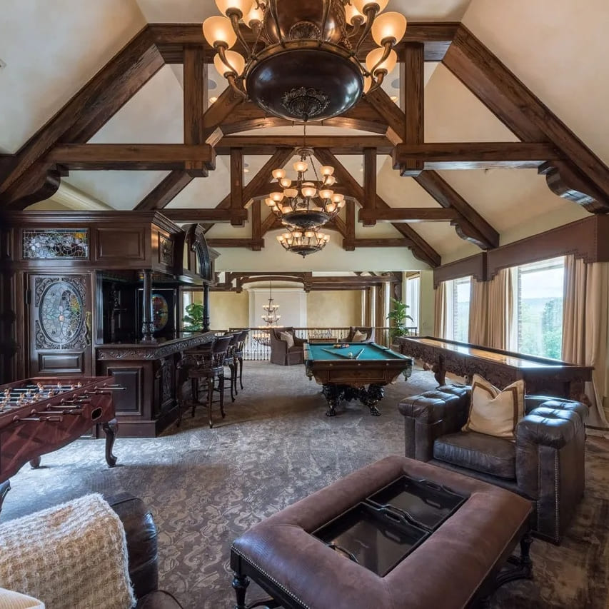 Entertainment Lounge in Steve Harvey’s GA Home